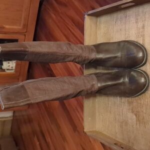 EASY SPIRIT brother leather boots.    Size 7.5